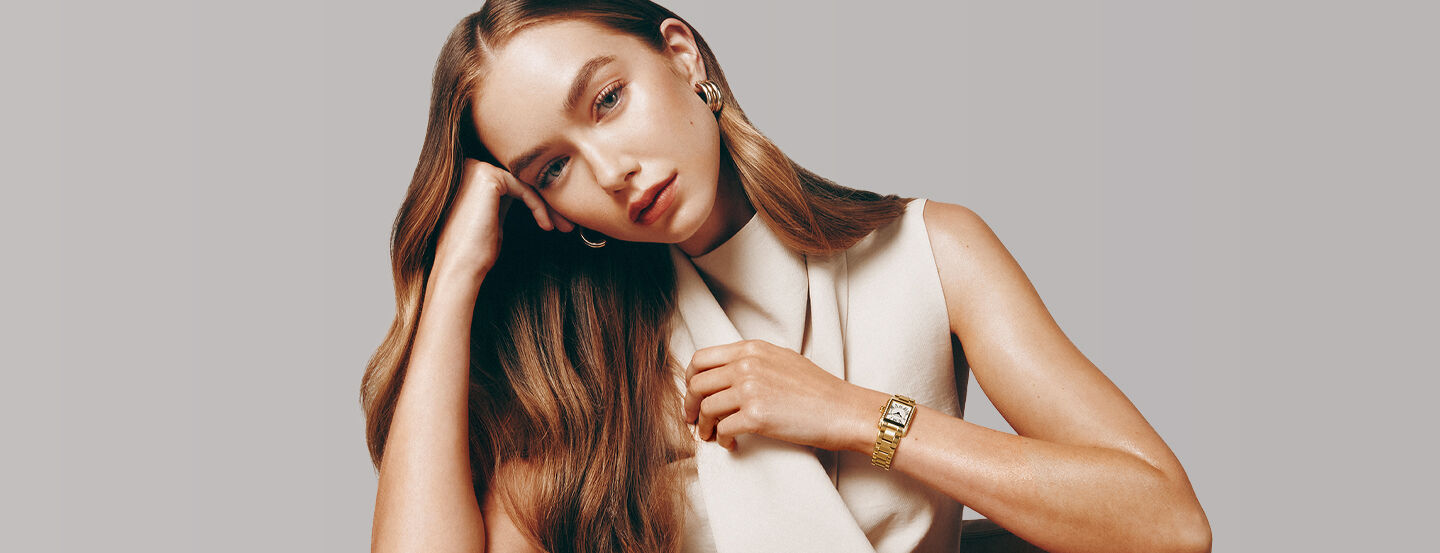 Image of a woman wearing Classics Carree watch model FC-200MCD25B